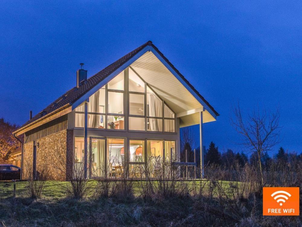 W7 - Sehr Schoenes Ferienhaus Mit Toller Lage Und Super Aussicht In Roebel An Der Mueritz Villa Dış mekan fotoğraf
