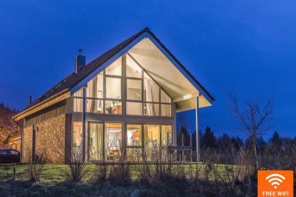 W7 - Sehr Schoenes Ferienhaus Mit Toller Lage Und Super Aussicht In Roebel An Der Mueritz Villa Dış mekan fotoğraf